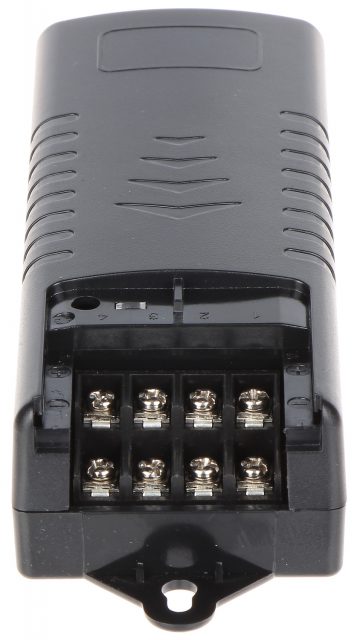 SLĒGIERĪCES ADAPTERIS 12V/5A/UP4