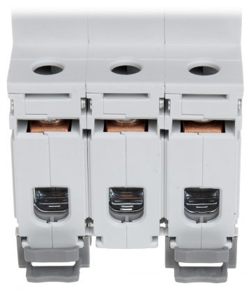 Разъединитель нагрузки LE-406467 трехфазный 63 А LEGRAND