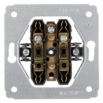 DUBULTĀ LIGZDA LE-773618 Cariva 230 V 16 A LEGRAND