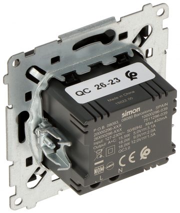 UZLĀDES LIGZDA DEC2CA.01/49-SIMON54 Premium USB 5 V DC / 3.1 A