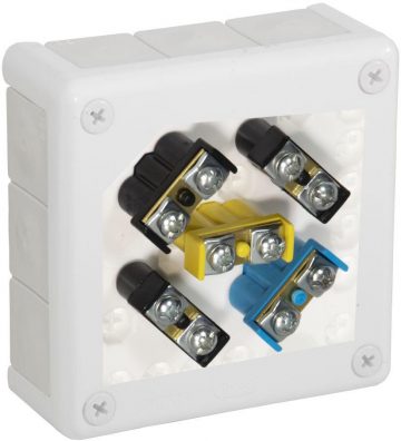 Virsmas kaste ar spailēm 12 ieplūdes atverēm VIPLAST VP-51 WHITE IP55 118x118x46mm 051-51 051-51Virsmas kaste ar spailēm 12 ieplūdes atverēm VIPLAST VP-51 WHITE IP55 118x118x46mm 051-51 051-51