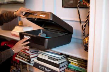 Master Lock liels ugunsdrošs un ūdensizturīgs dokumentu futrālis CHW30300EURHRO Master Lock liels ugunsdrošs un ūdensizturīgs dokumentu futrālis CHW30300EURHRO