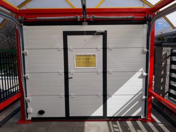 Секционные гаражные ворота Jarmex с приводом DEA (Размеры: 2370x3000мм)