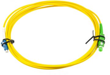 OPTISKĀS ŠĶIEDRAS SAVIENOJUMS SM 2M SIMPLEX 9/125, SC/APC-LC/UPC 3.0MM