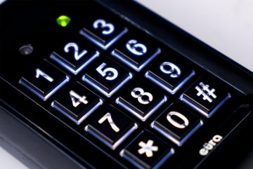 EURA AC-20C7 melna kombinētā slēdzene EURA AC-20C7 melna kombinētā slēdzene