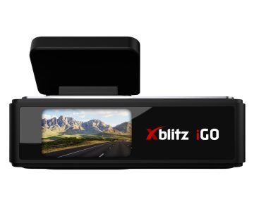 AUTOMAŠĪNAS SALONĀ UZSTĀDĀMS VIDEOREĢISTRATORS XB-IGO Xblitz