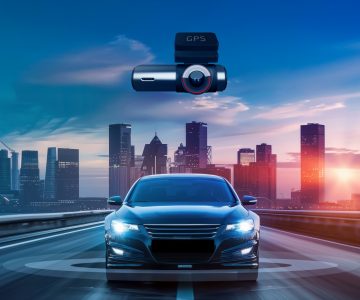AUTOMAŠĪNAS SALONĀ UZSTĀDĀMS VIDEOREĢISTRATORS XB-IGO Xblitz