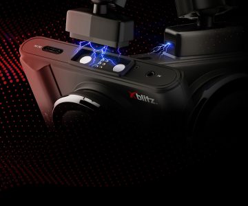 AUTOMAŠĪNAS SALONĀ UZSTĀDĀMS VIDEOREĢISTRATORS XB-S10-DUO Xblitz