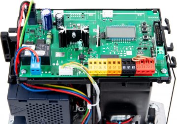 BFT DEIMOS ULTRA BT B600 EE komplekts 600 kg bīdāmajiem vārtiem