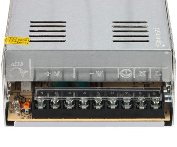 SLĒGIERĪCES ADAPTERIS 12V/30A/P