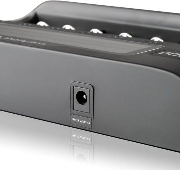 Lādētājs cilindriskām litija jonu un Ni-MH baterijām everActive UC-800 Lādētājs cilindriskām litija jonu un Ni-MH baterijām everActive UC-800