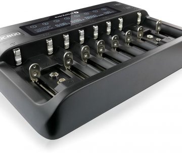 Lādētājs cilindriskām litija jonu un Ni-MH baterijām everActive UC-800 Lādētājs cilindriskām litija jonu un Ni-MH baterijām everActive UC-800